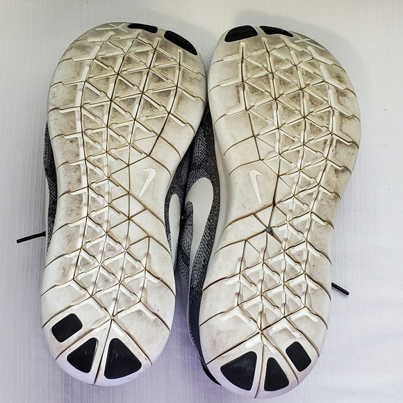 Men's Nike Free Run Flyknit Size 9.5 Sneakers - Picture 6 of 6